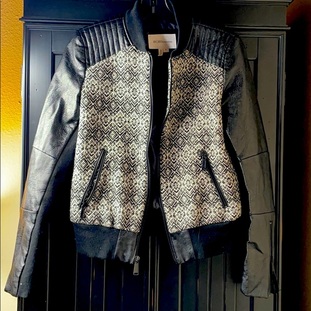 Super cute leather jacket!